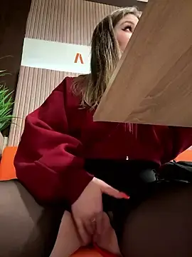 Stripchat Sex Cam of PumaShyXD