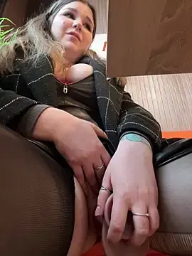 Stripchat Watch Live Sex Cams of PumaShyXD