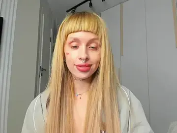 Stripchat Adult Webcam of FlowerOfSin2001