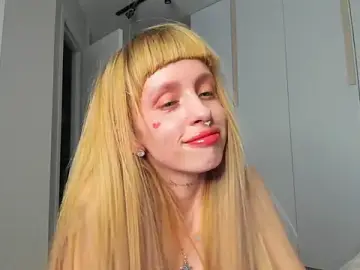 Stripchat Adult Webcam of FlowerOfSin2001