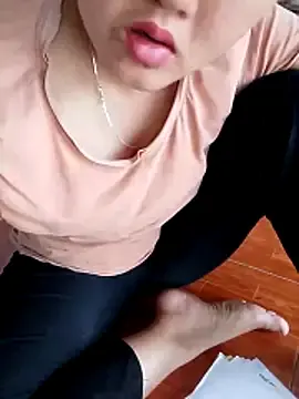 Stripchat Free Porn Cam of BigAssmomx