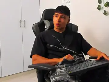 Stripchat Sex Cam of Bray_Kevin