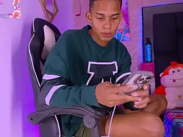 Stripchat Free Porn Cam of dilan_alfonzo