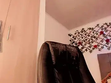 Stripchat Nude Webcam of Lilith_Miller21