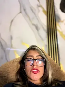 Stripchat Adult Webcams of sara_calderon
