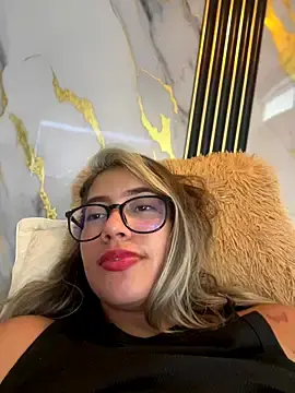 Stripchat Nude Webcam of sara_calderon