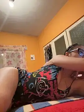 Stripchat Free Porn Cam of Larra69