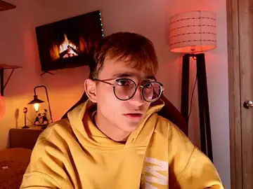 Stripchat Live Sex Cam of Mr_evan1