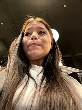 Stripchat Free Porn Cam of Chloe__Moon