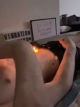 Stripchat Live Sex Cam of secret_dream415