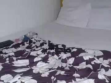 Stripchat Sex Cam of Bella_2025