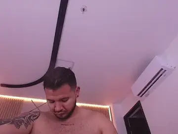 Stripchat Live Sex Cam of mister_miike