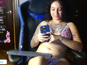 Stripchat Best live sex cam show of jaydensalvatore_