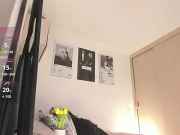 Stripchat Watch Live Sex Cams of hollyprincess_2