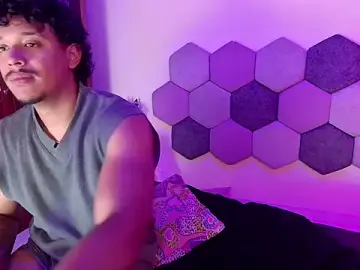 Stripchat Live Sex Cam of Horny_tgn