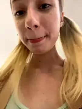 Stripchat Free Live Porn of Lia__Love