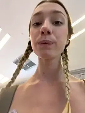 Stripchat Free Porn Cam of Lia__Love