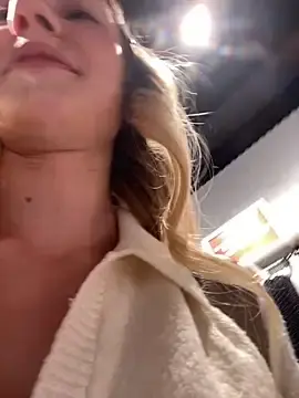 Stripchat Free Porn Cam of Lia__Love