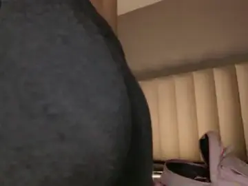 Stripchat Live Sex Cam of Megan_mooree_