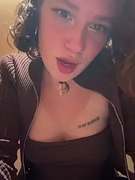 Stripchat Best live sex cam show of lucy-joy