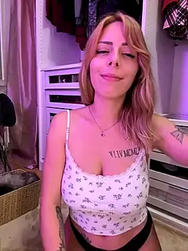 Stripchat Adult Webcam of Mia_Railey