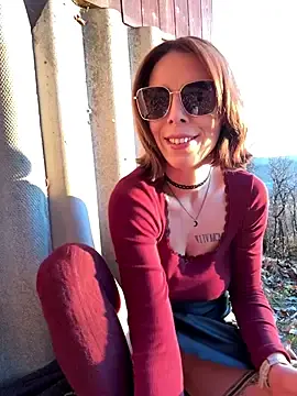 Stripchat Live Sex Cam of Mia_Railey