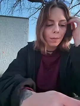 Stripchat Sex Cam of Mia_Railey