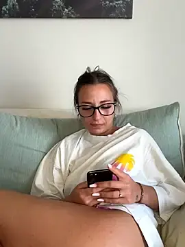 Stripchat Live Sex of Celine_charme