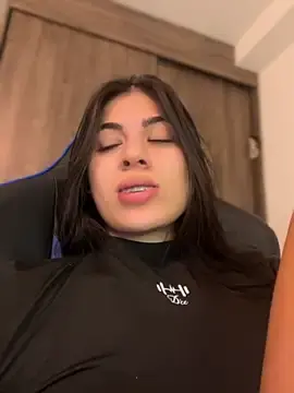 Stripchat Sex Cam of Sarasanders_4