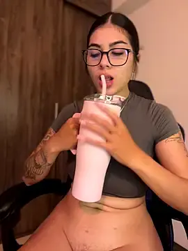 Stripchat Watch Live Sex Cams of Sarasanders_4