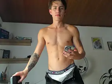 Stripchat Sex Chat of manucute_23_