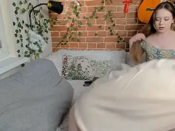 Stripchat Live Sex Cam of yamy_yamy_yamy