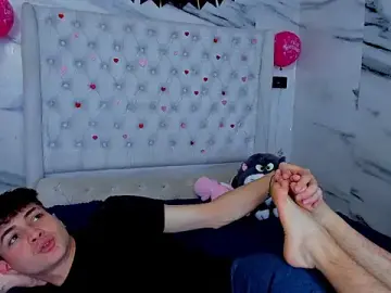 Stripchat Live Sex Cam of Ari_and_Storm