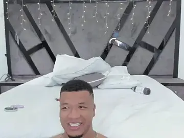 Stripchat Adult Webcam of AnnieAndStefan