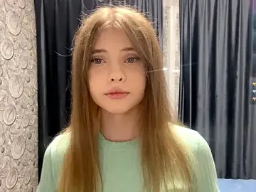 Stripchat Adult Webcam of CarolinePepper