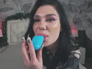 Stripchat Adult Webcam of MaeveMoon