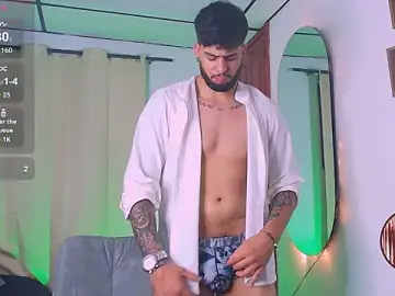 Stripchat Adult Webcam of Colt_Perci