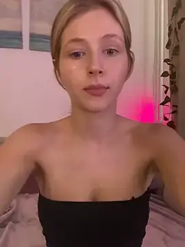 Stripchat Live Sex Cam of LunaRase